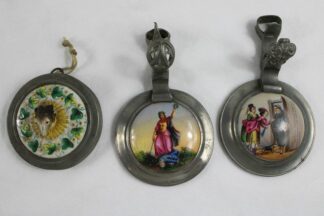 0372-Alte Zinndeckel mit Porzellanbild 3 St. um 1900