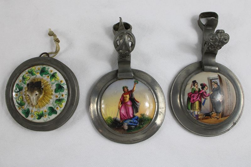 0372-Alte Zinndeckel mit Porzellanbild 3 St. um 1900