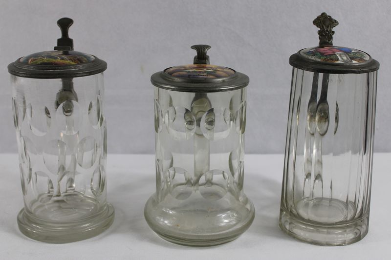 0382-Glas Biekrüge mit Porzellandeckel Konvolut 3 St. um 1900 – Bild 2