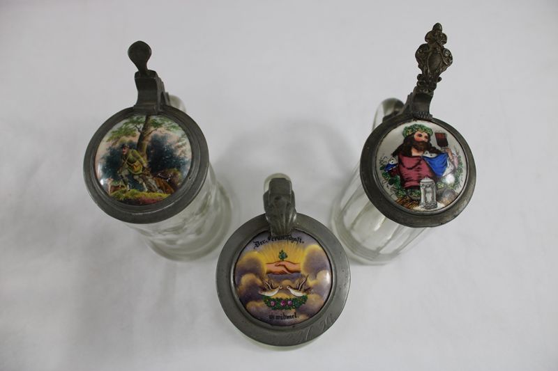 0382-Glas Biekrüge mit Porzellandeckel Konvolut 3 St. um 1900