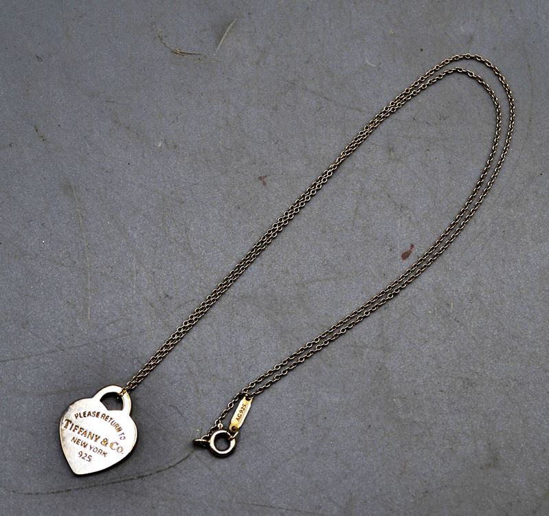 0218-Tiffany & Co. New York 925 Silberkette mit Herz Anhänger -  Auktionshaus Wimberger